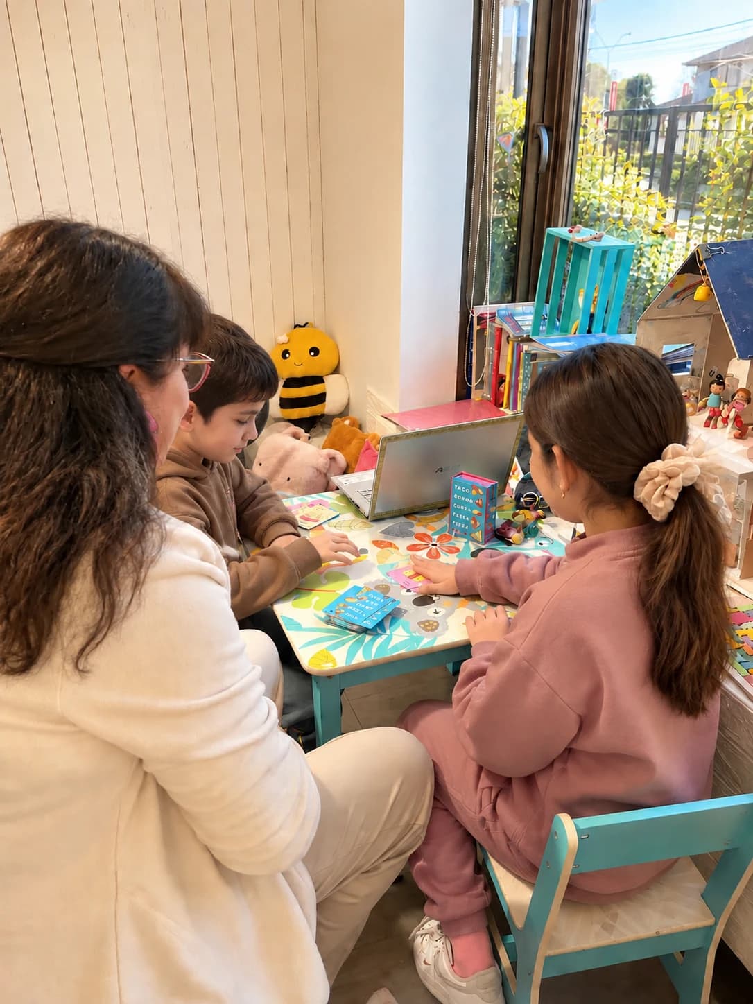 Actividad compartida con niños y profesionales en Centro Crecer